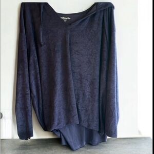 Rebellious One Polyester, hooded top